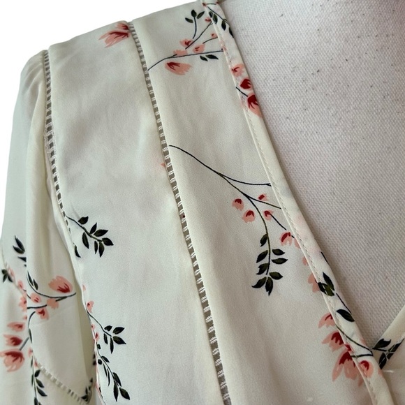 Sienna Sky Faux Wrap Floral Long Sleeve Top SZ XS in White Pink Print Boho NEW - Picture 2 of 7